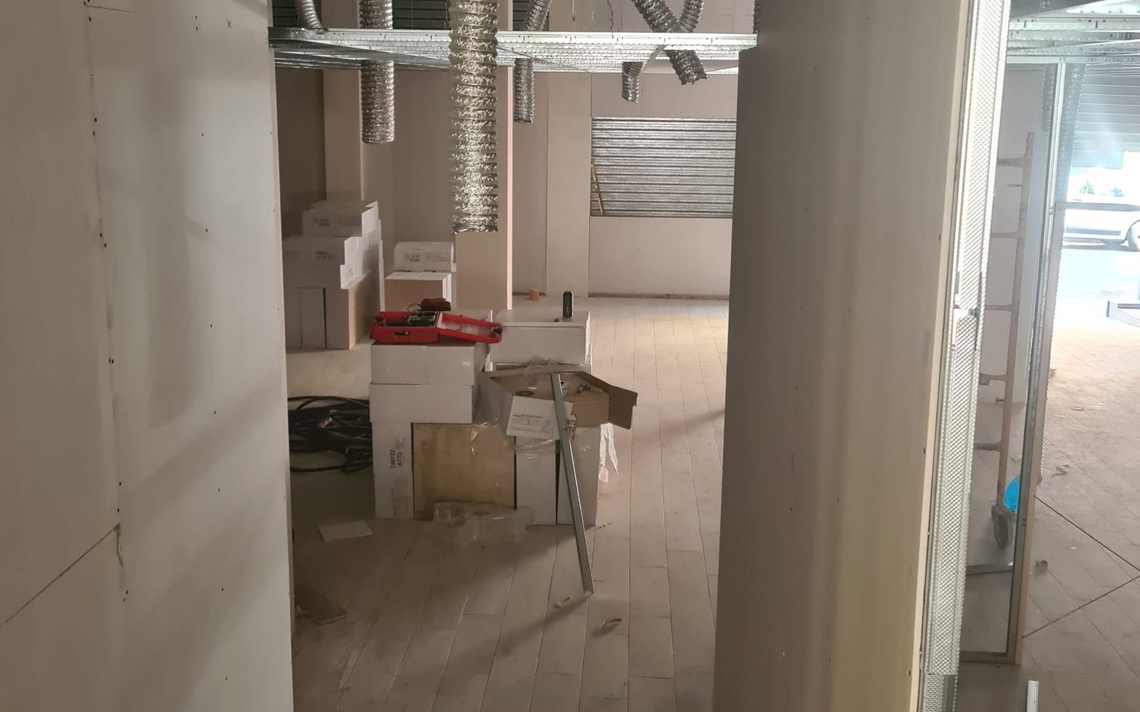 Reformas con electricidad y fontanería profesional
